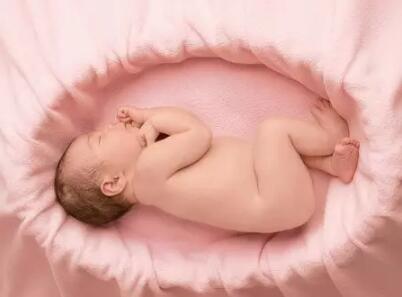 新生儿夜哭的10种原因及解决方法！