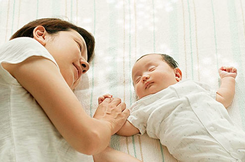 小月龄的宝宝，睡着后睡不踏实的七个原因....