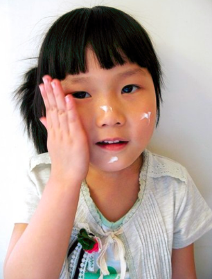 给宝宝选择润肤霜应该考虑什么？