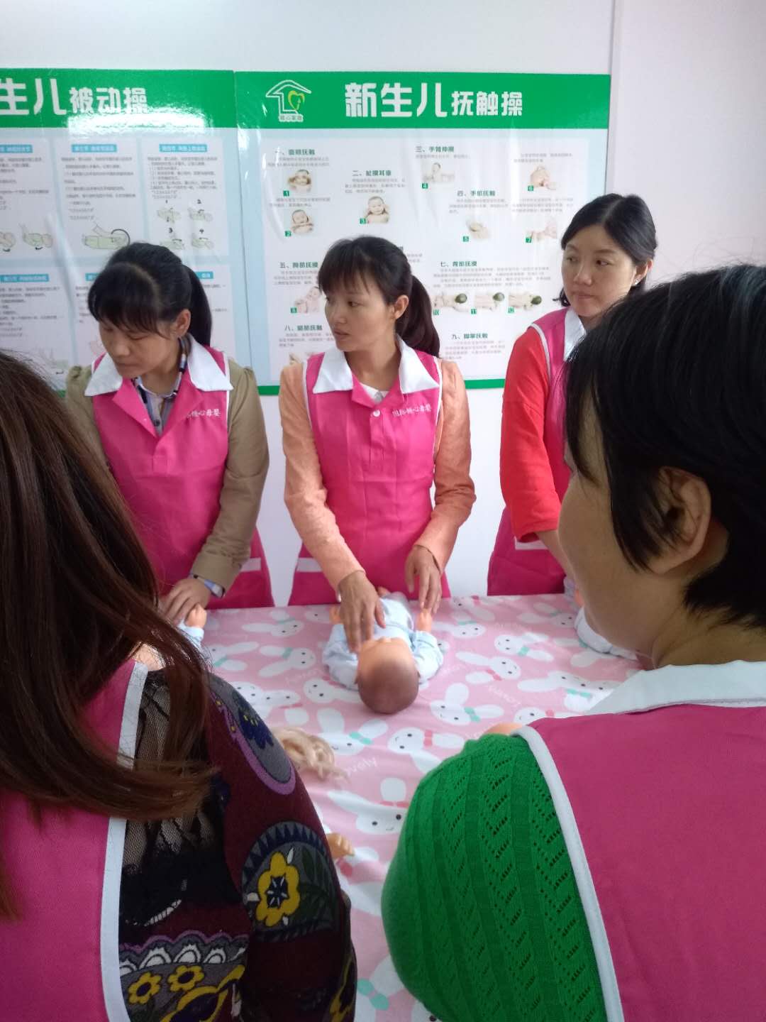 月嫂知识：怎么治宝宝拉稀或便秘