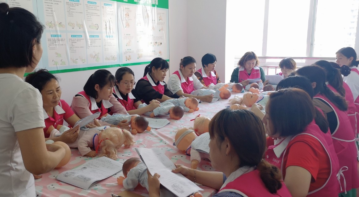 重庆月嫂需要具有什么素养？