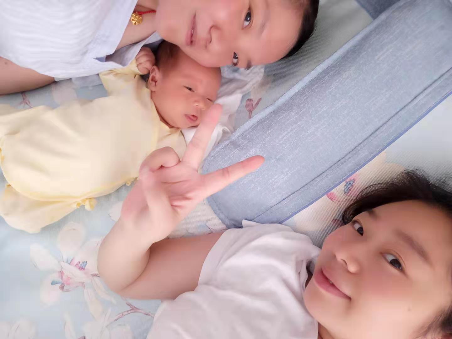 倾心母婴育婴师培训：1~3岁阶段宝宝，多玩以下4个训练专注力的家庭游戏，脑子会更聪明