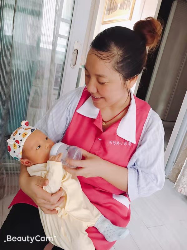 重庆月嫂：婴儿奶粉能放冰箱吗？