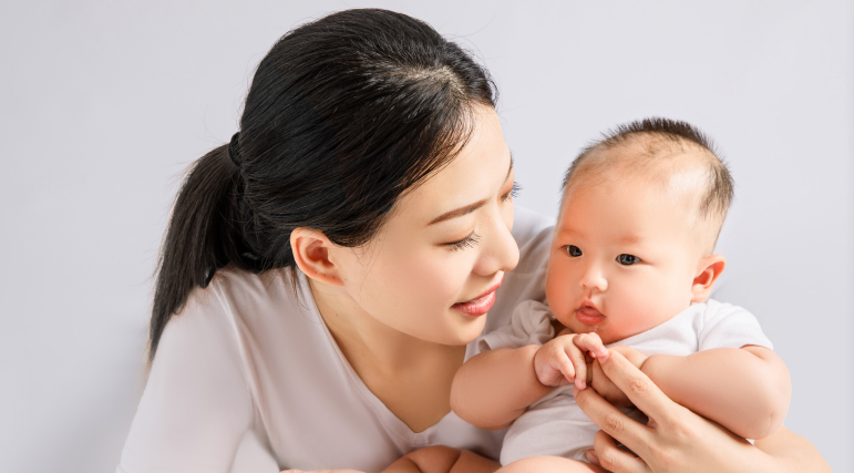 经典户外亲子游戏，倾心母婴育婴师培训知识